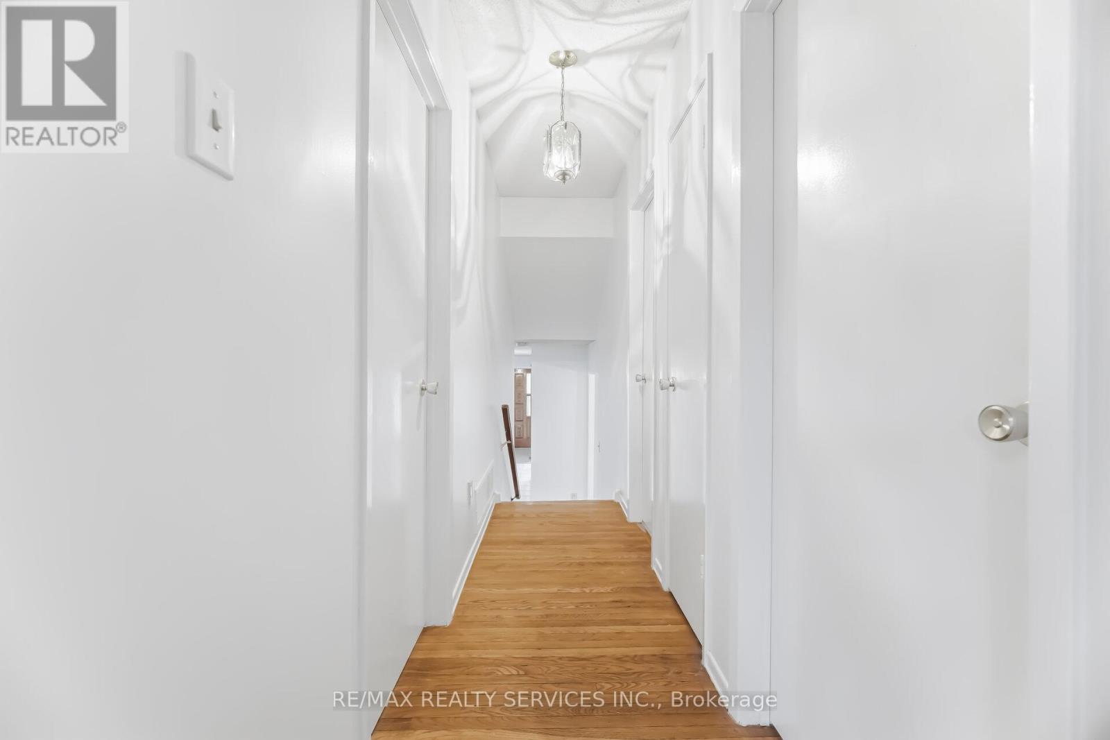 3205 Monica Drive, Mississauga, Ontario  L4T 3E6 - Photo 11 - W12907130