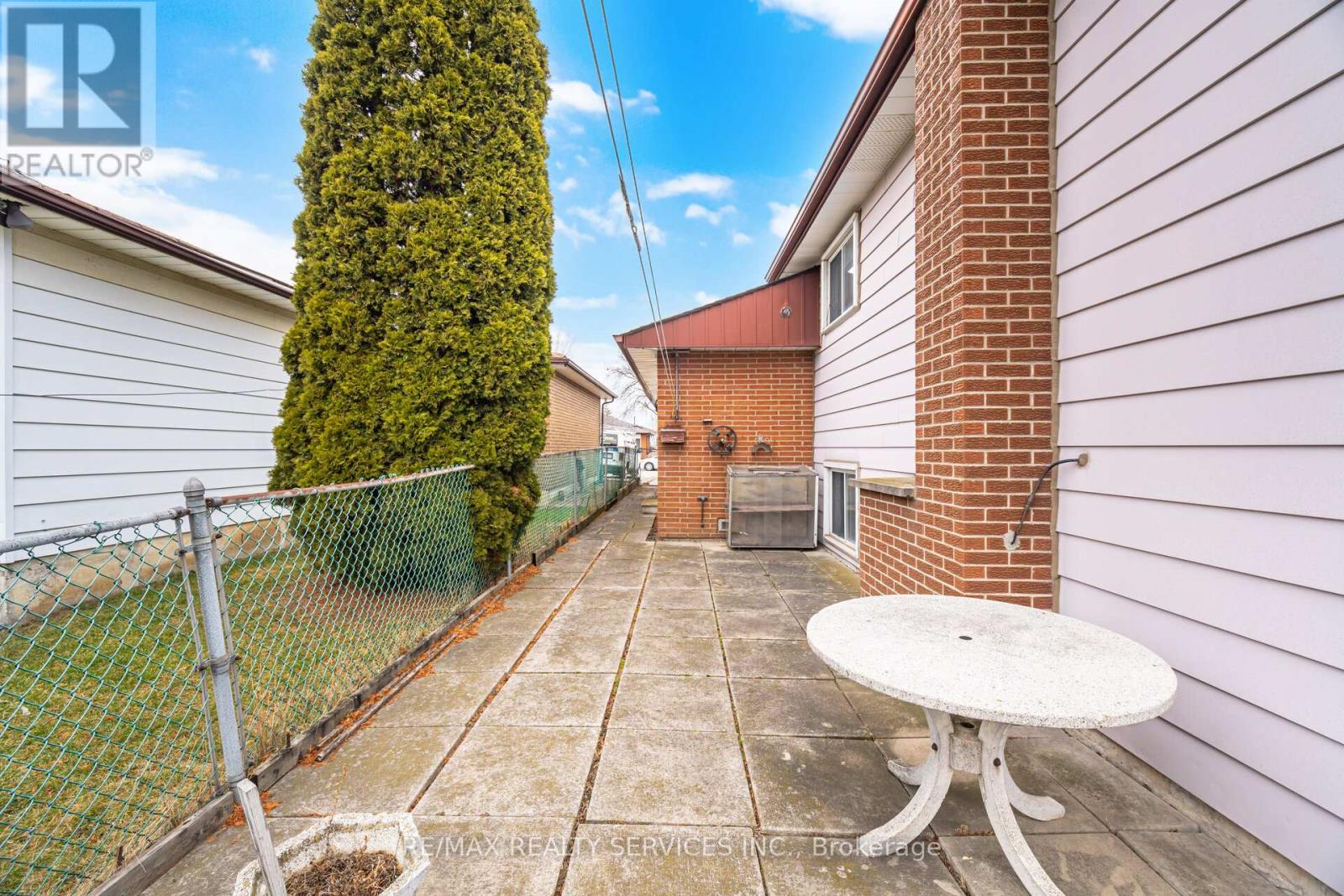 3205 Monica Drive, Mississauga, Ontario  L4T 3E6 - Photo 24 - W12907130