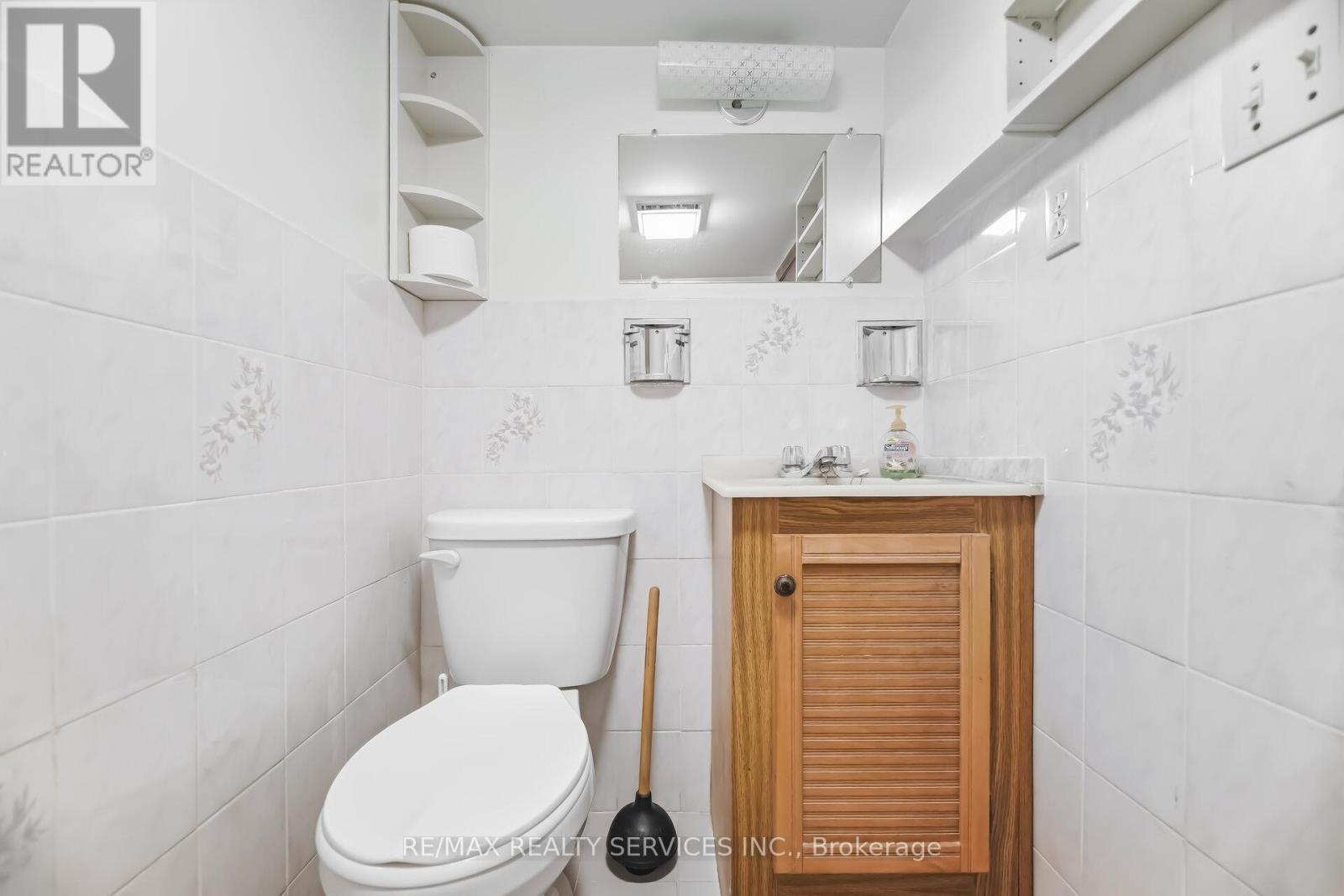 3205 Monica Drive, Mississauga, Ontario  L4T 3E6 - Photo 21 - W12907130