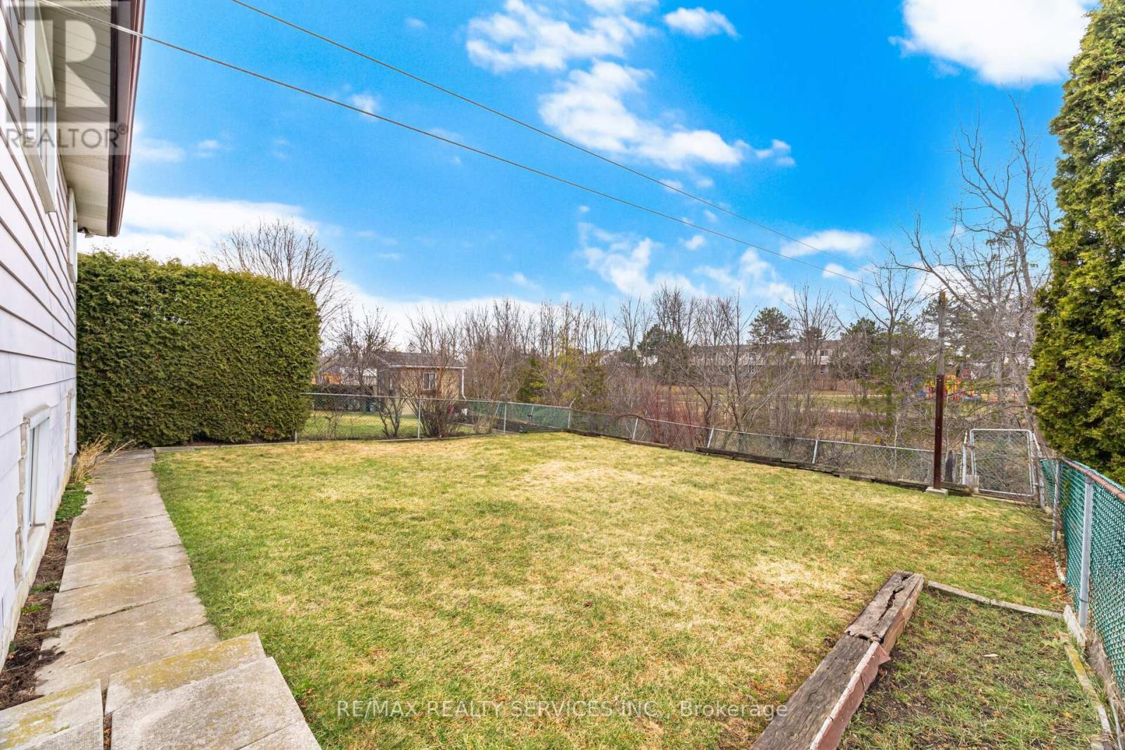 3205 Monica Drive, Mississauga, Ontario  L4T 3E6 - Photo 25 - W12907130