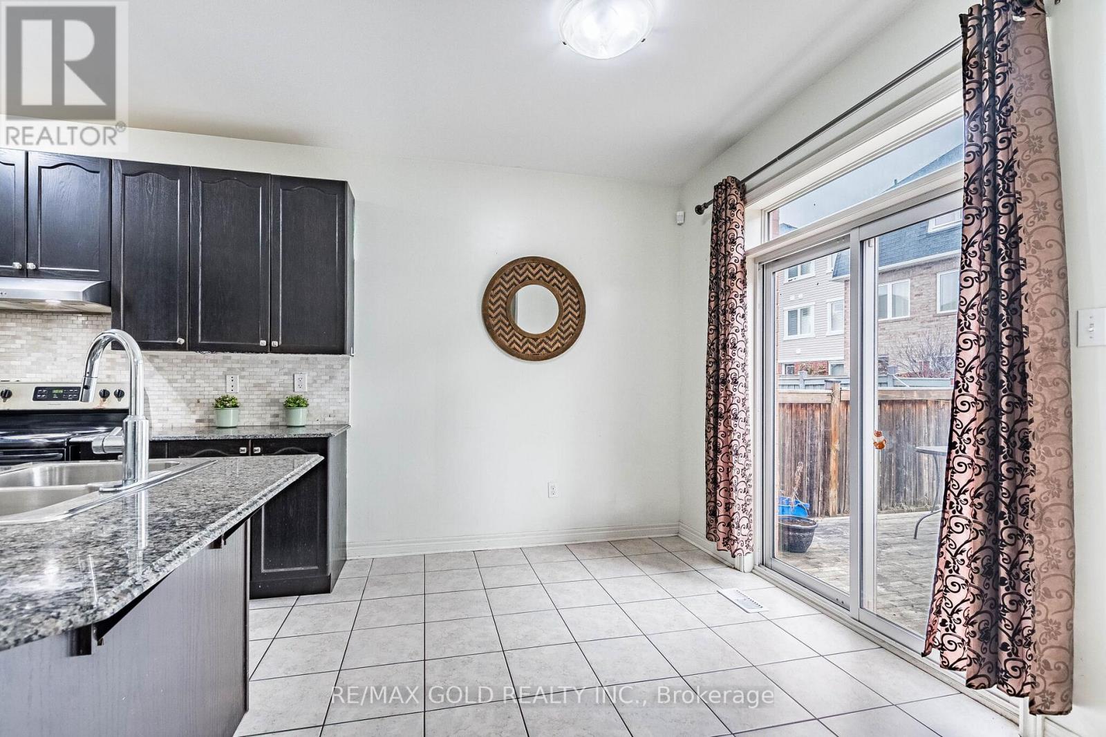 49 Baby Pointe Trail, Brampton (Northwest Brampton), Ontario  L7A 0W3 - Photo 22 - W12907202