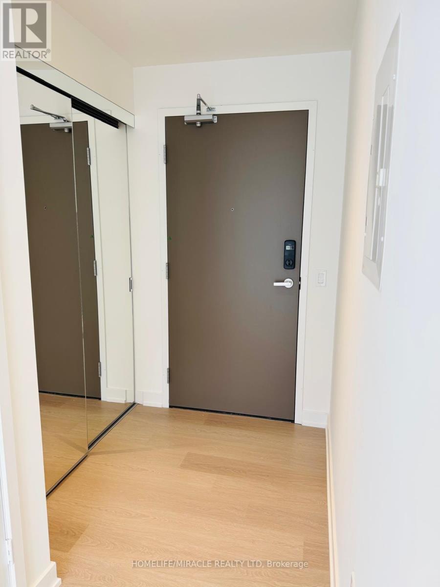 2211 - 448 Burnhamthorpe Road, Mississauga, Ontario  L5B 0R4 - Photo 2 - W12907206