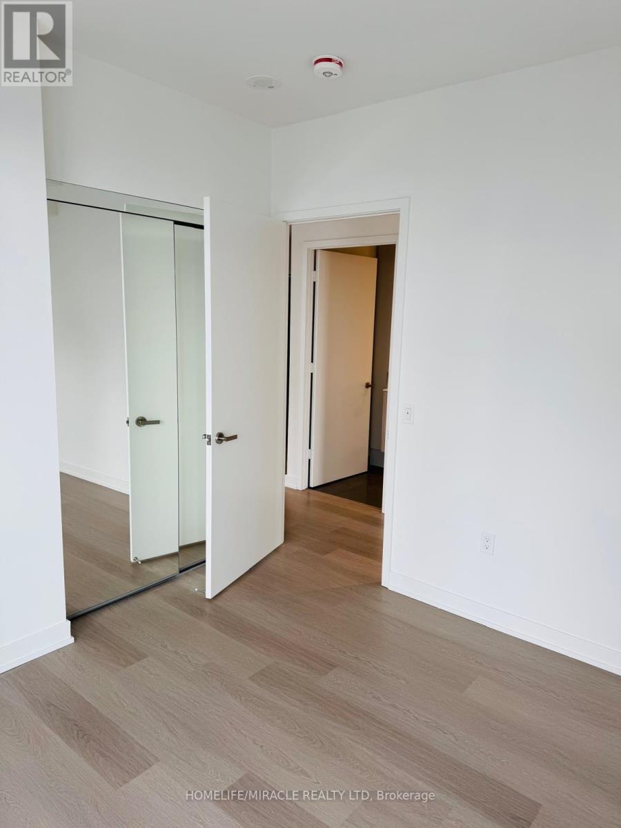 2211 - 448 Burnhamthorpe Road, Mississauga, Ontario  L5B 0R4 - Photo 4 - W12907206