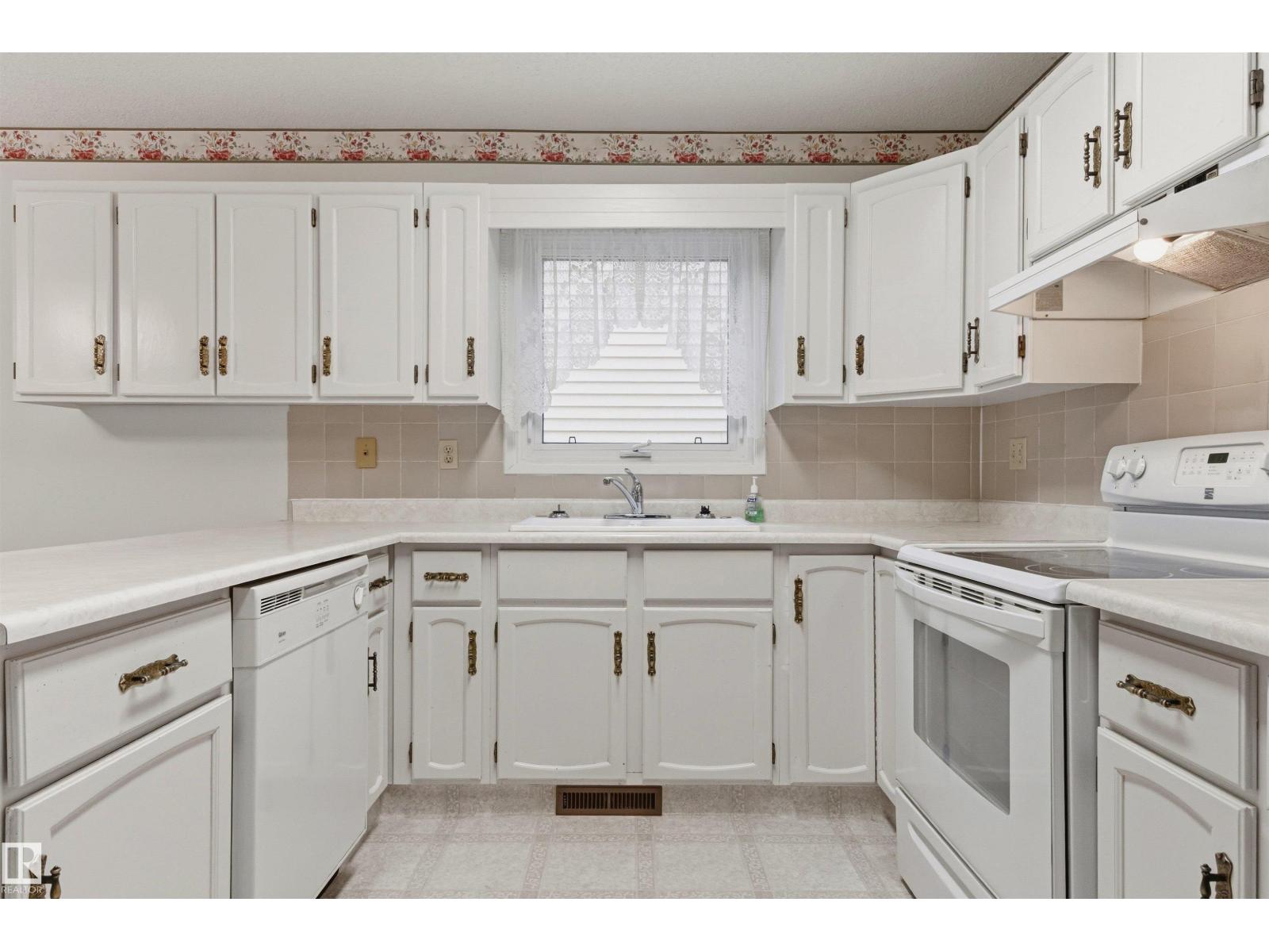 10670 153 Av Nw, Edmonton, Alberta  T5X 5R7 - Photo 11 - E4478607