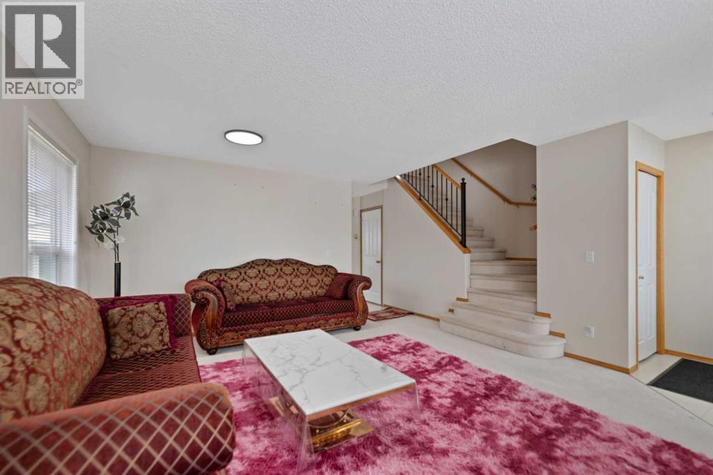101 Taravista Crescent, Calgary, Alberta  T3J 4N8 - Photo 10 - A2288682