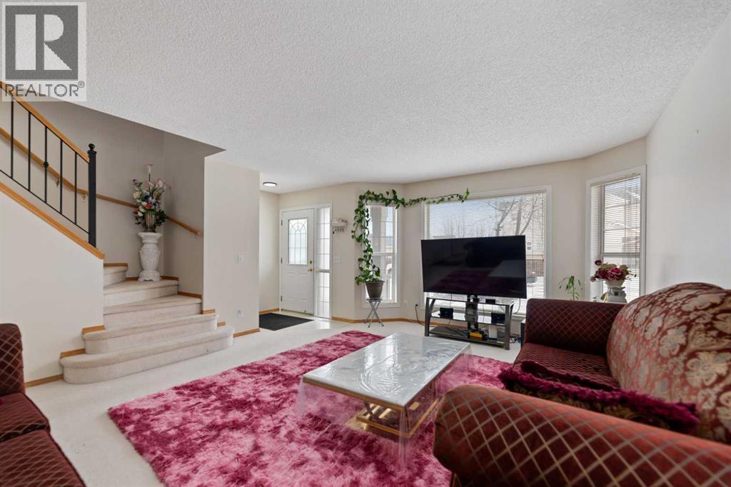 101 Taravista Crescent, Calgary, Alberta  T3J 4N8 - Photo 11 - A2288682