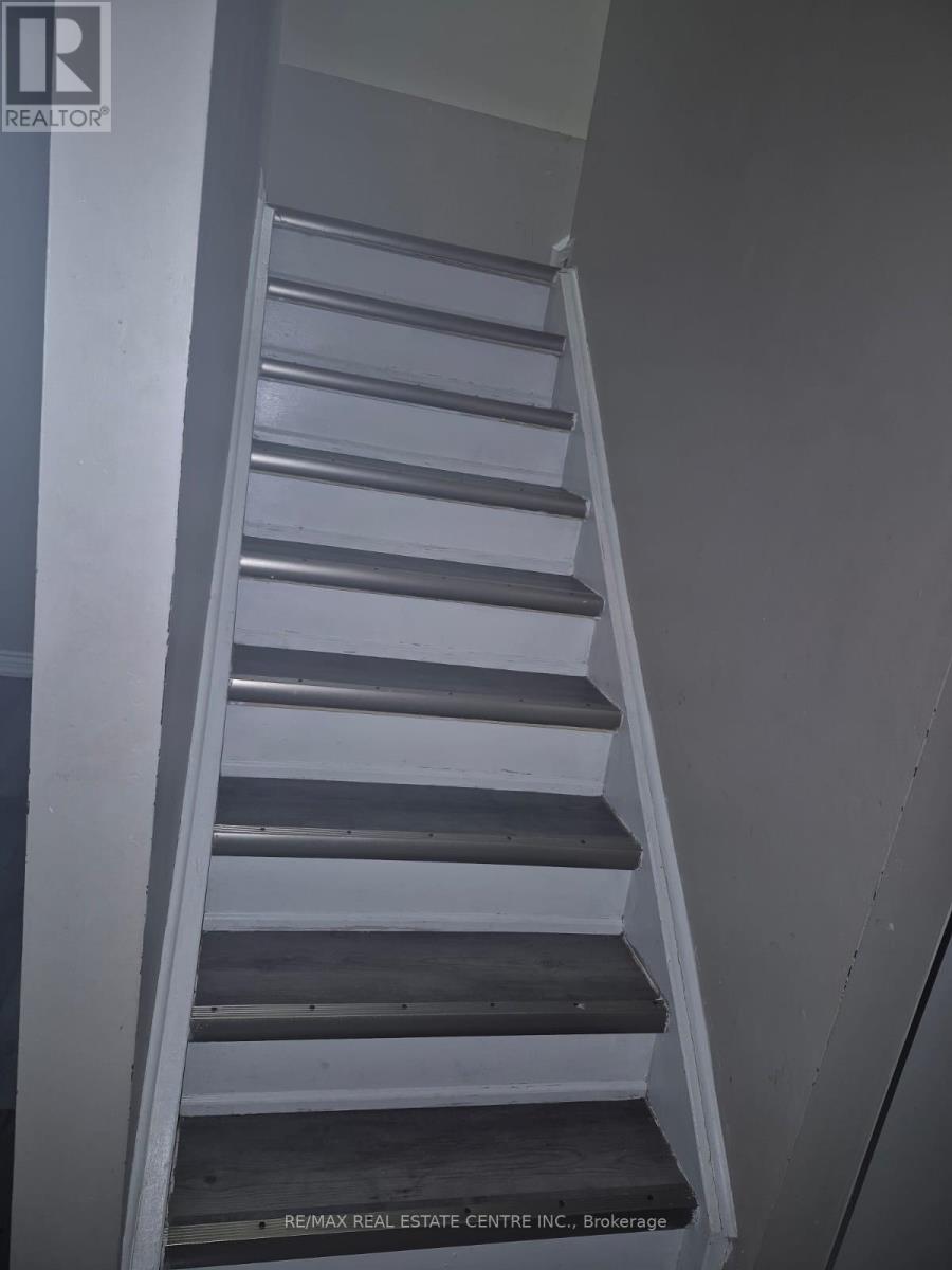 Lower - 17 Millcar Drive, Toronto, Ontario  M1B 6J6 - Photo 13 - E12791300