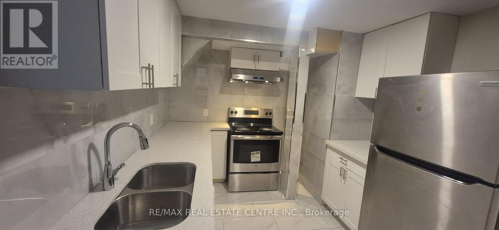 Lower - 17 Millcar Drive, Toronto, Ontario  M1B 6J6 - Photo 10 - E12791300