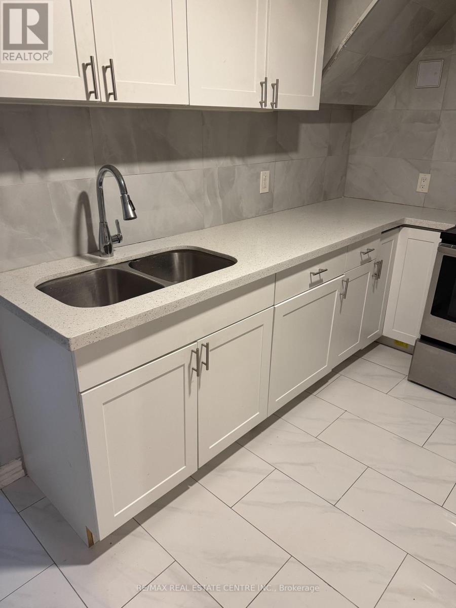 Lower - 17 Millcar Drive, Toronto, Ontario  M1B 6J6 - Photo 3 - E12791300