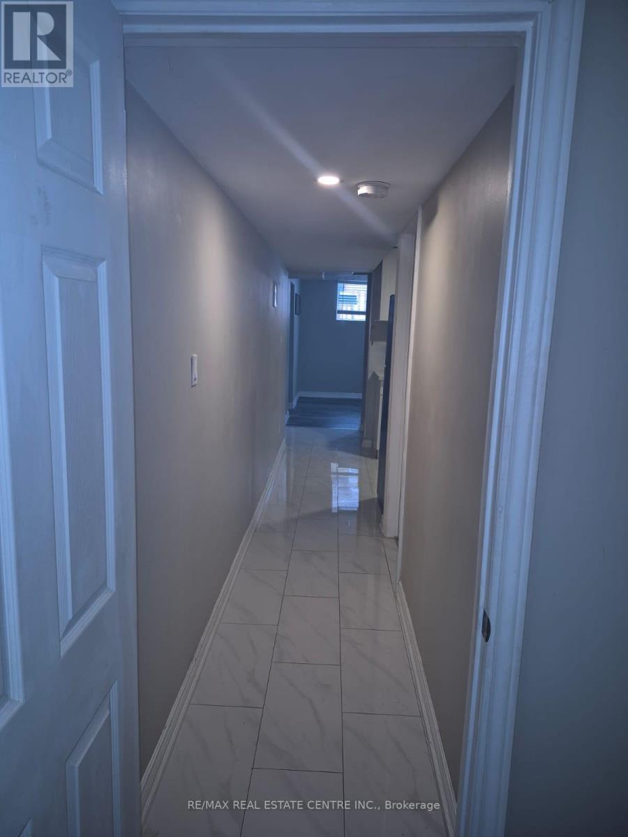 Lower - 17 Millcar Drive, Toronto, Ontario  M1B 6J6 - Photo 12 - E12791300
