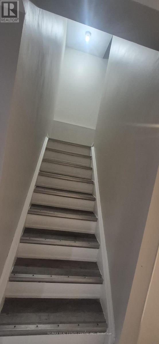 Lower - 17 Millcar Drive, Toronto, Ontario  M1B 6J6 - Photo 8 - E12791300