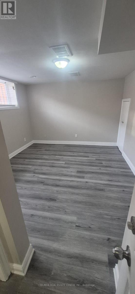 Lower - 17 Millcar Drive, Toronto, Ontario  M1B 6J6 - Photo 6 - E12791300