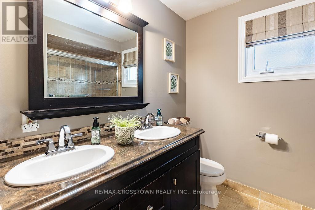 101 Crown Crescent, Bradford West Gwillimbury, Ontario  L3Z 2M2 - Photo 18 - N12736462