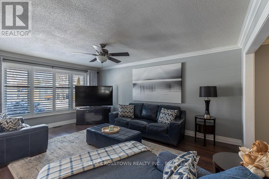 101 Crown Crescent, Bradford West Gwillimbury, Ontario  L3Z 2M2 - Photo 14 - N12736462