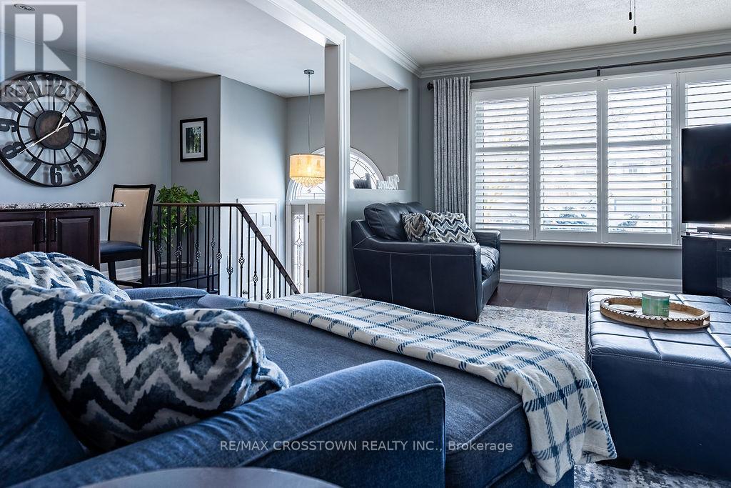 101 Crown Crescent, Bradford West Gwillimbury, Ontario  L3Z 2M2 - Photo 16 - N12736462