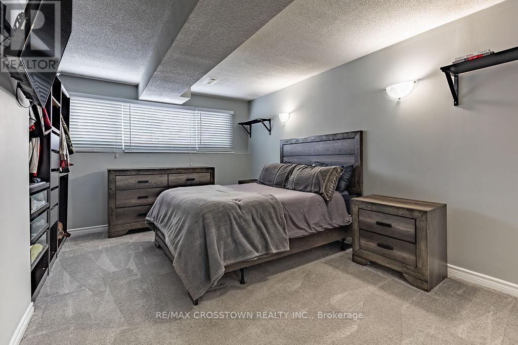 101 Crown Crescent, Bradford West Gwillimbury, Ontario  L3Z 2M2 - Photo 33 - N12736462