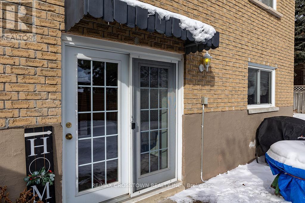 101 Crown Crescent, Bradford West Gwillimbury, Ontario  L3Z 2M2 - Photo 39 - N12736462
