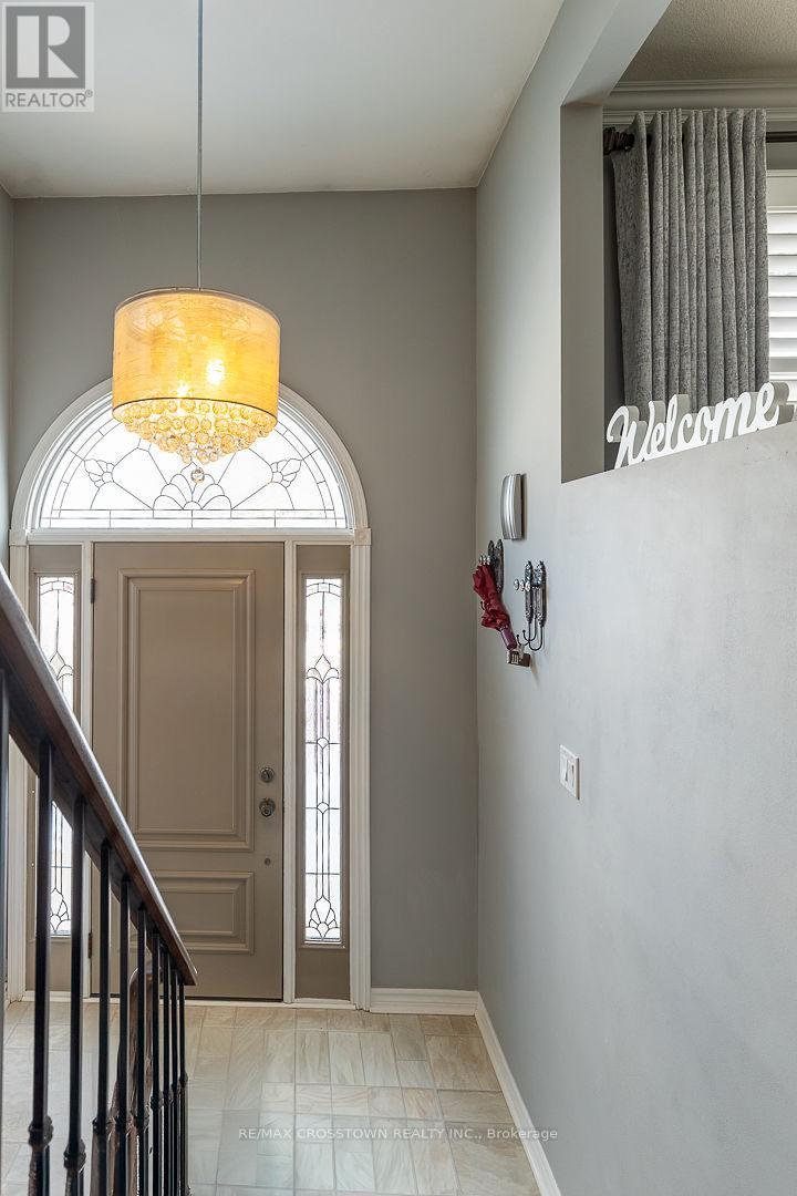 101 Crown Crescent, Bradford West Gwillimbury, Ontario  L3Z 2M2 - Photo 26 - N12736462