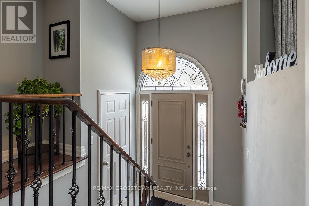 101 Crown Crescent, Bradford West Gwillimbury, Ontario  L3Z 2M2 - Photo 25 - N12736462