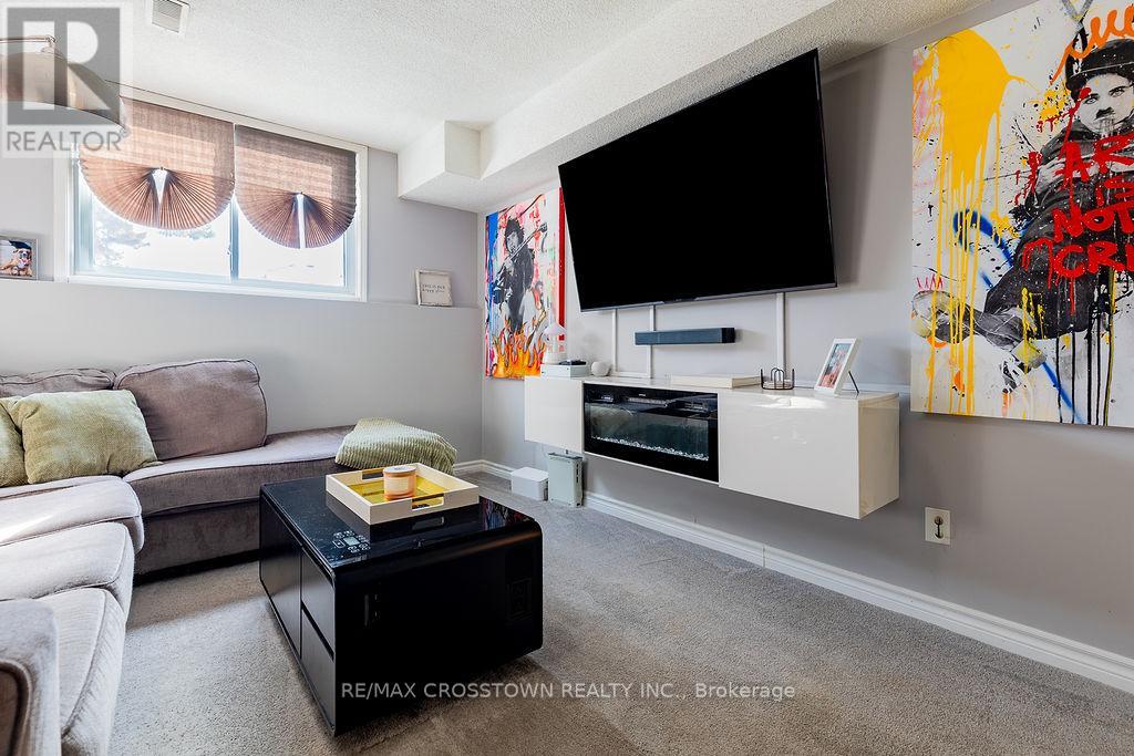 101 Crown Crescent, Bradford West Gwillimbury, Ontario  L3Z 2M2 - Photo 30 - N12736462