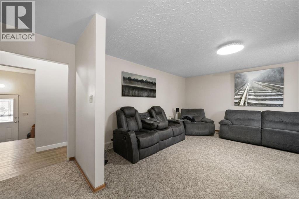 5205 56 Street, Camrose, Alberta  T4V 2E2 - Photo 4 - A2293537