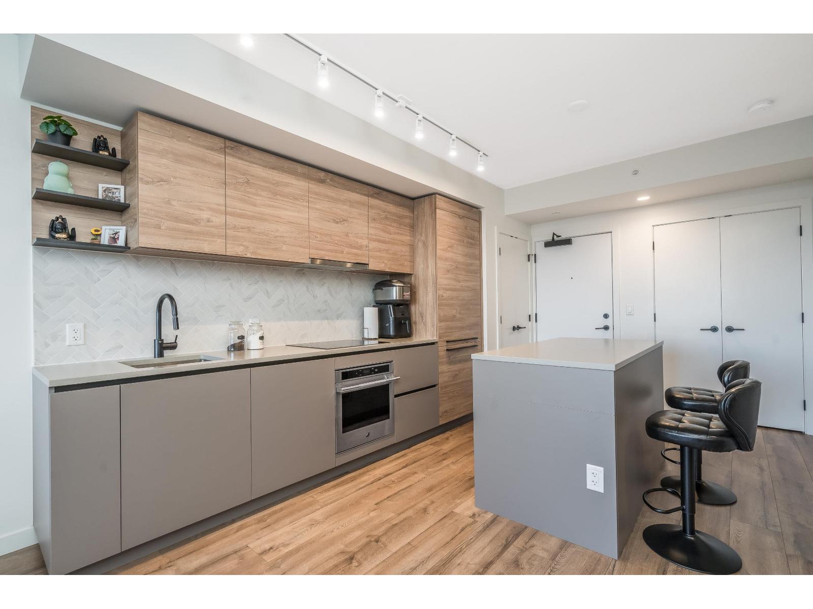 1301 13428 105 Avenue, Surrey, British Columbia  V3T 0S6 - Photo 6 - R3100700