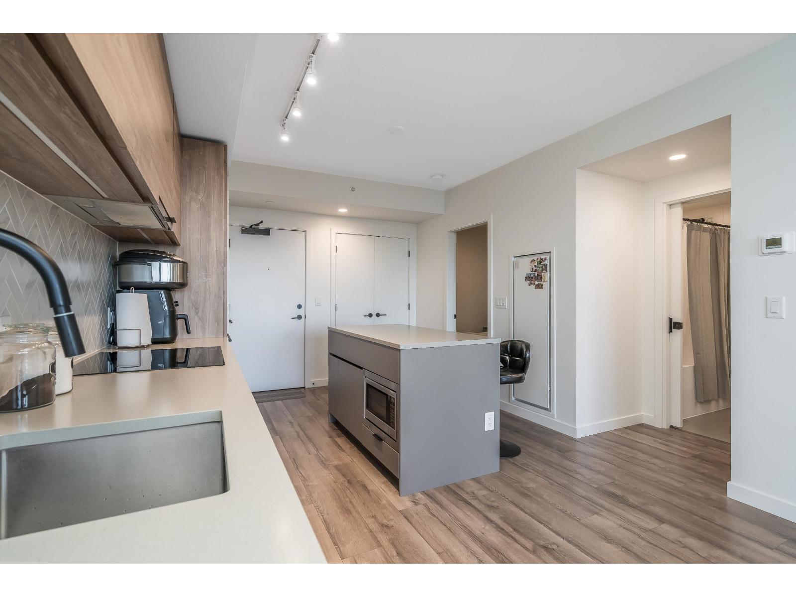 1301 13428 105 Avenue, Surrey, British Columbia  V3T 0S6 - Photo 8 - R3100700