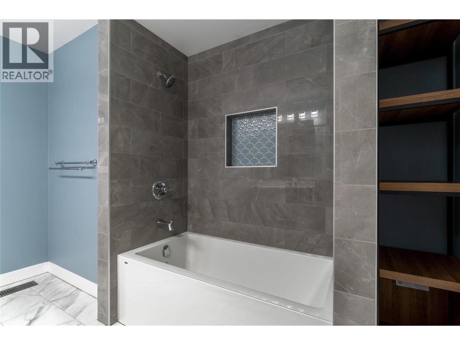 401 97a Highway, Sicamous, British Columbia V0E 2V1 - Photo 23 - 10371067