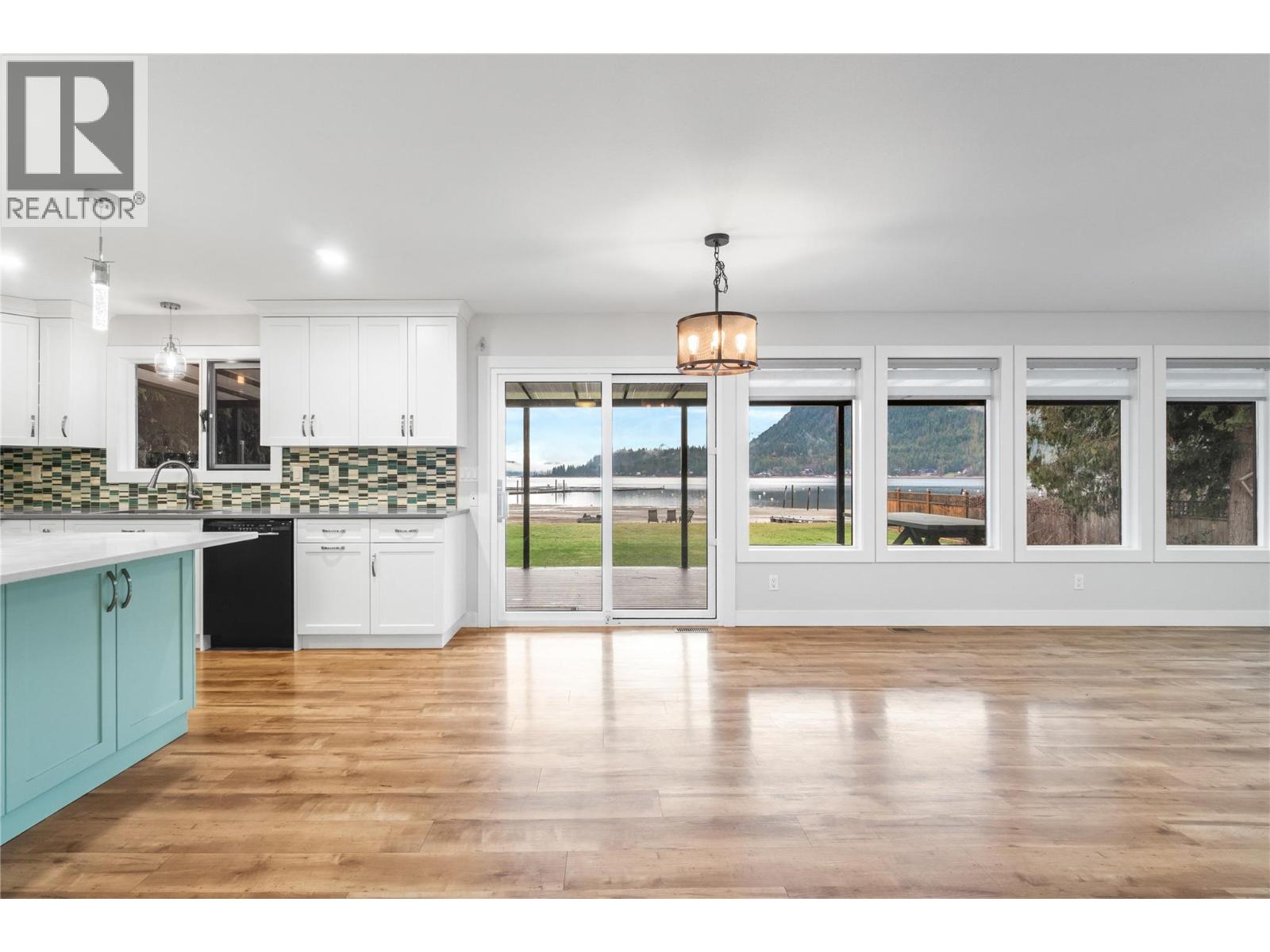 401 97a Highway, Sicamous, British Columbia V0E 2V1 - Photo 18 - 10371067