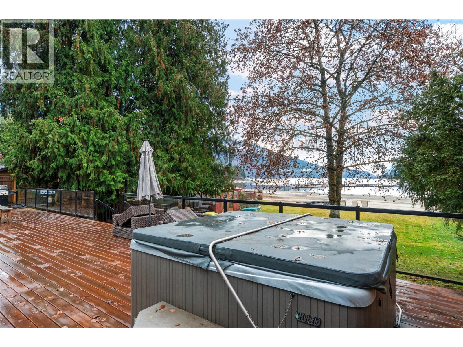 405 97a Highway, Sicamous, British Columbia V0E 2V1 - Photo 6 - 10371068