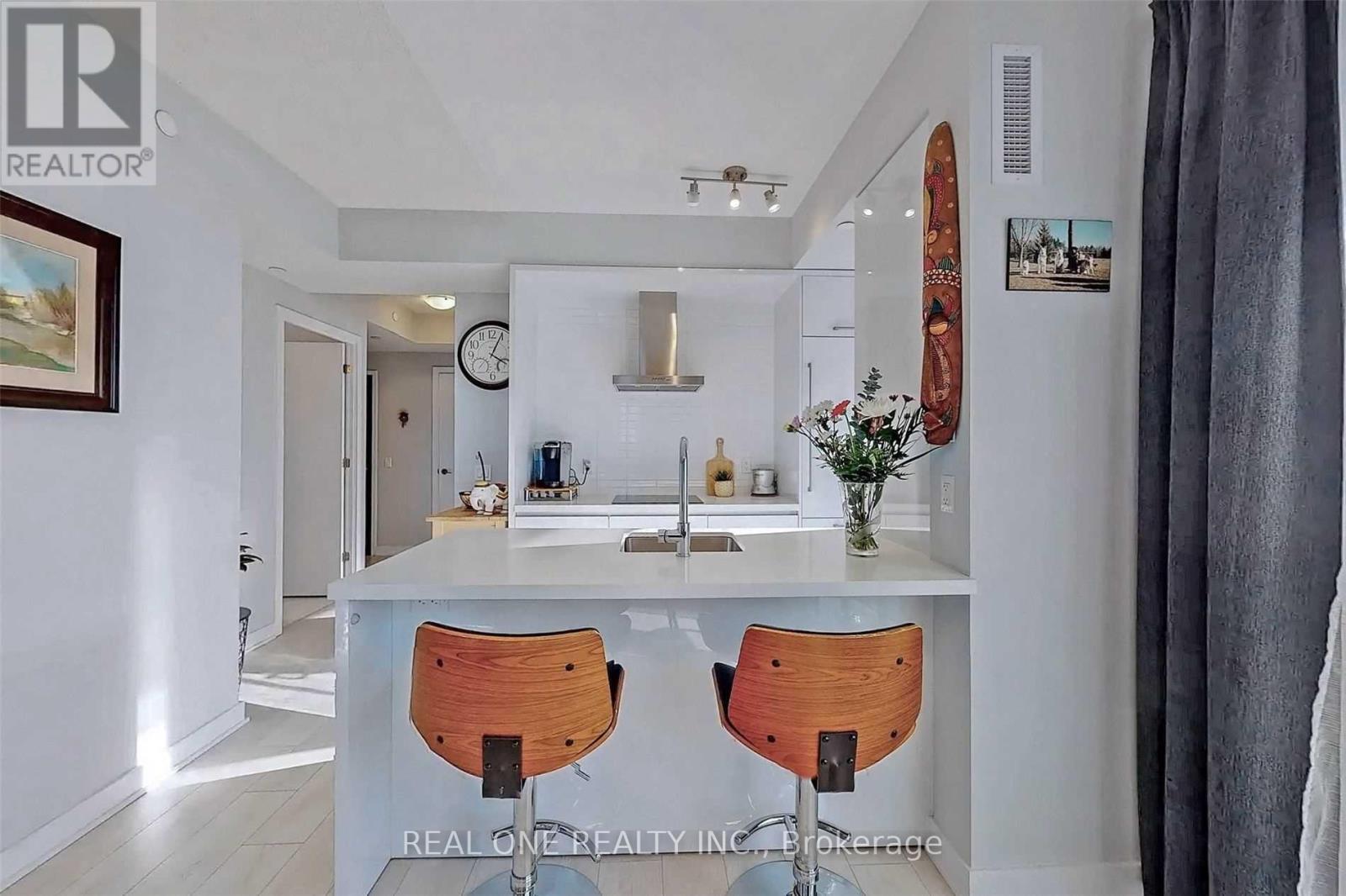 1709 - 2221 Yonge Street, Toronto (Mount Pleasant West), Ontario  M4S 2B4 - Photo 12 - C12907248