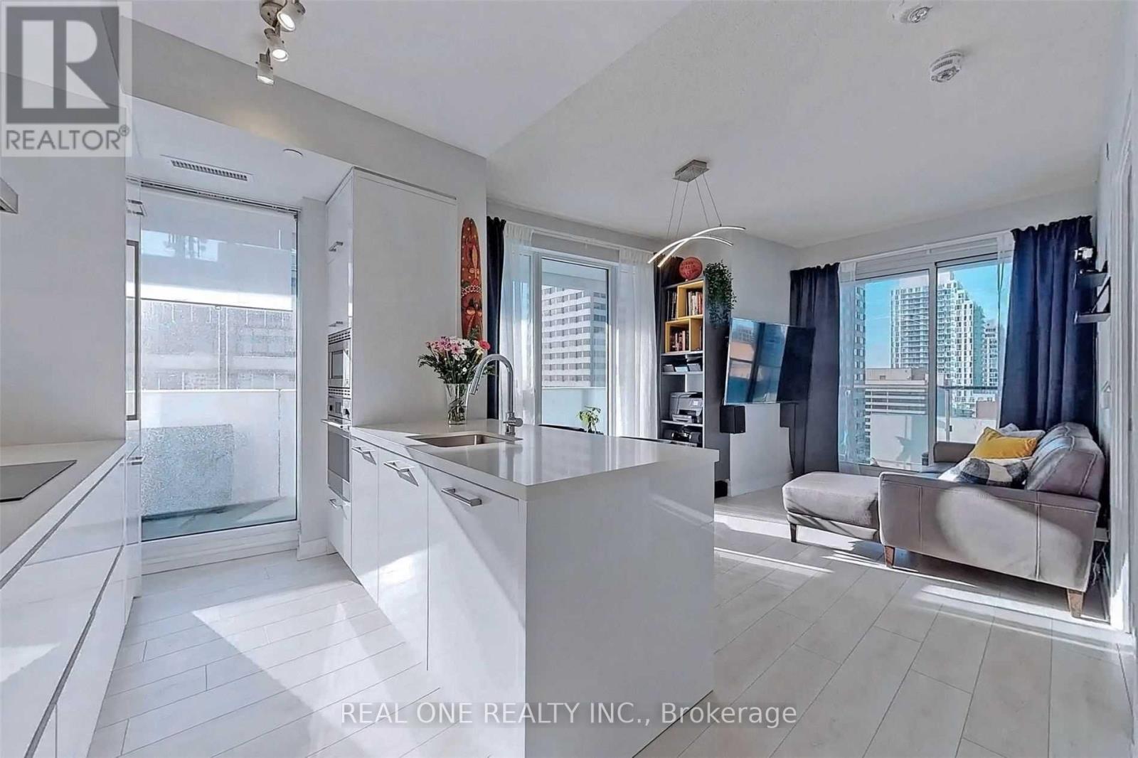 1709 - 2221 Yonge Street, Toronto (Mount Pleasant West), Ontario  M4S 2B4 - Photo 13 - C12907248