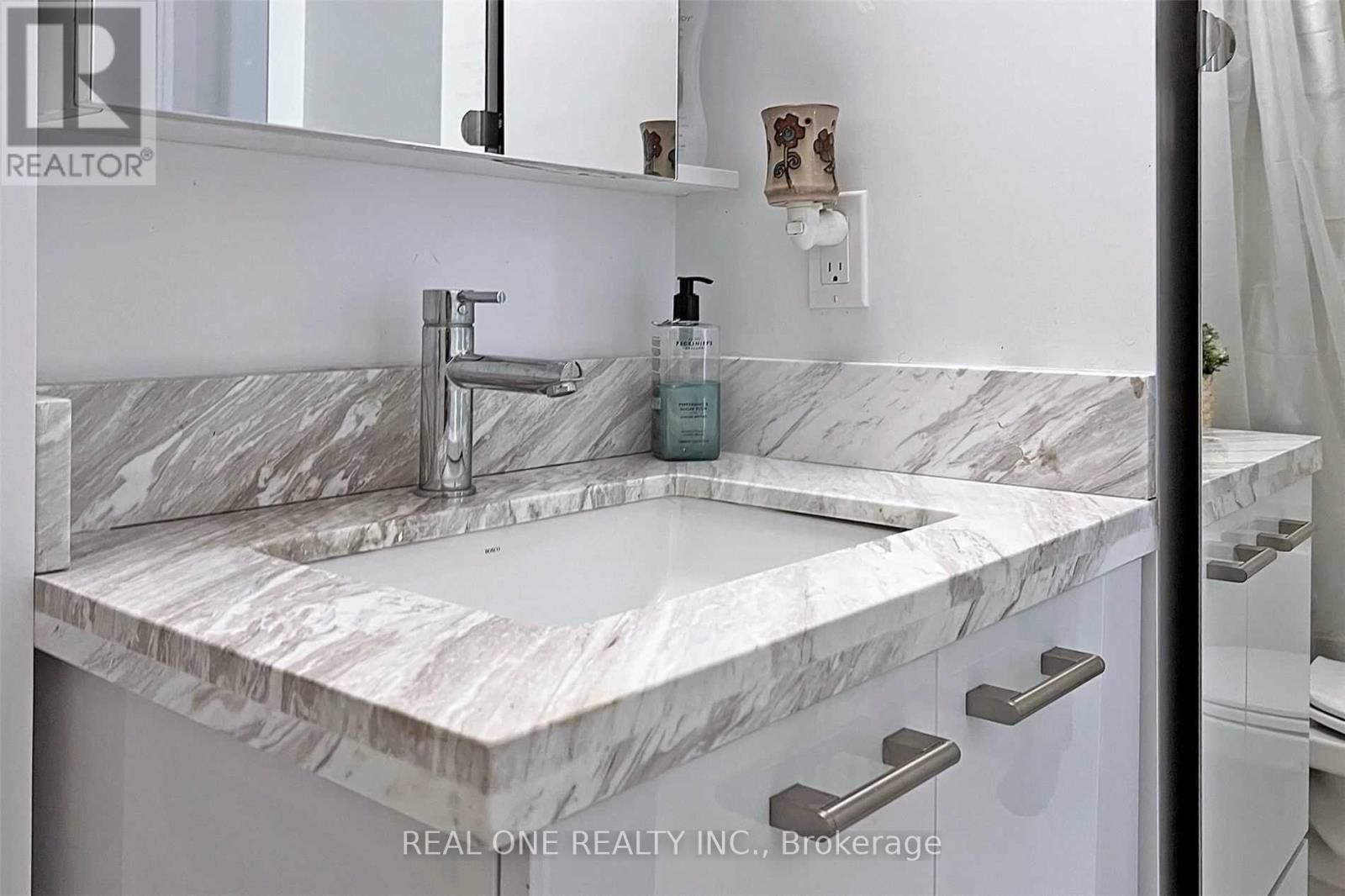 1709 - 2221 Yonge Street, Toronto (Mount Pleasant West), Ontario  M4S 2B4 - Photo 21 - C12907248