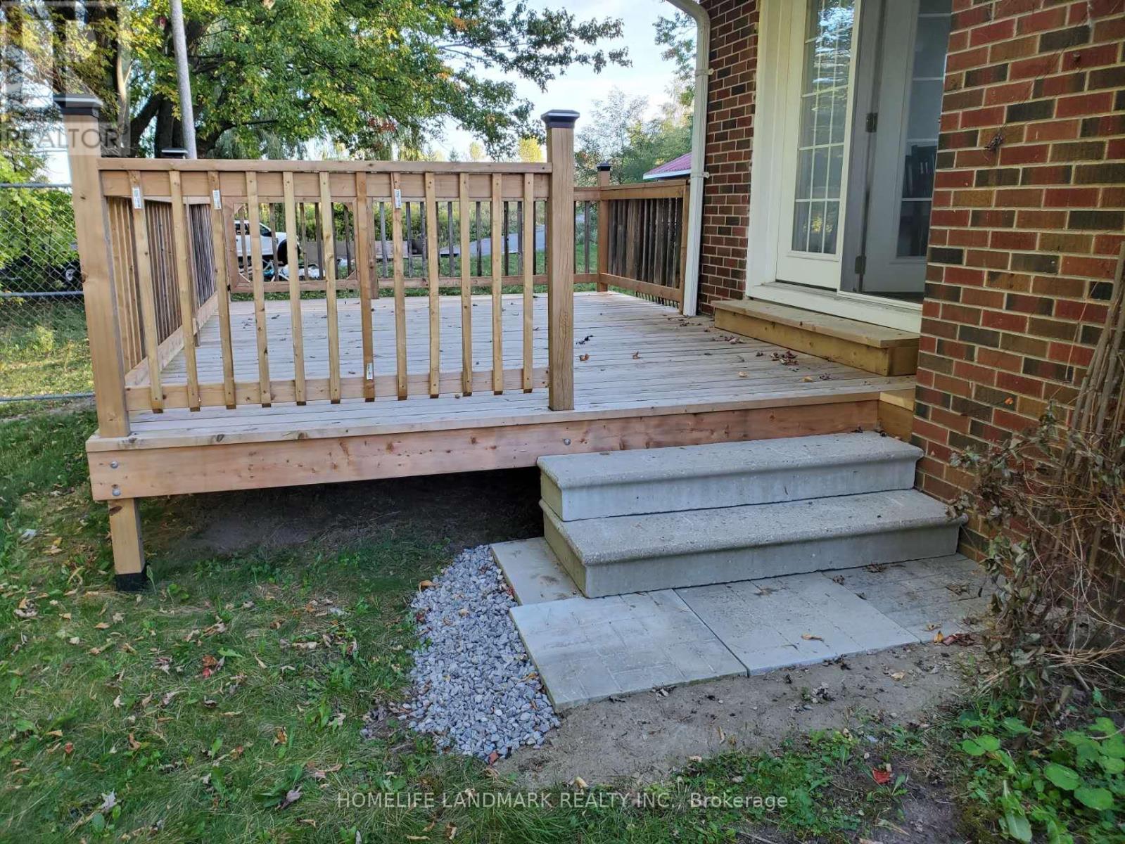 (Main Floor) - 2413 Vivian Road, Whitchurch-Stouffville, Ontario  L3Y 4W1 - Photo 6 - N12907262