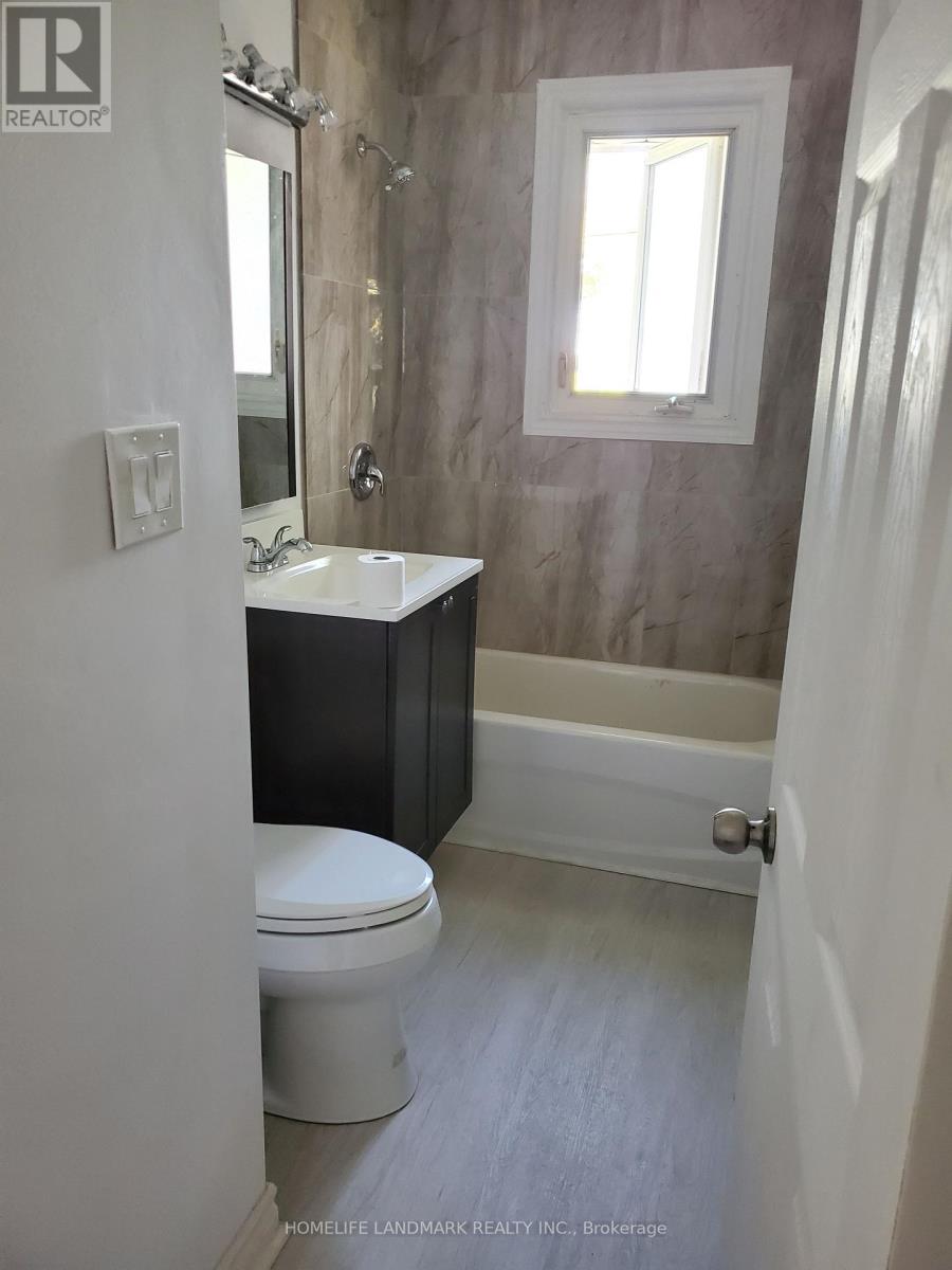 (Main Floor) - 2413 Vivian Road, Whitchurch-Stouffville, Ontario  L3Y 4W1 - Photo 8 - N12907262