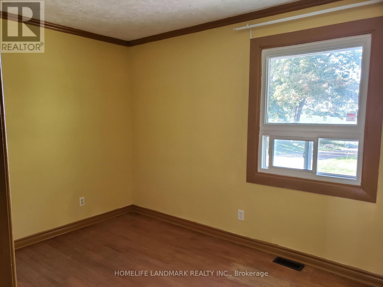 (Main Floor) - 2413 Vivian Road, Whitchurch-Stouffville, Ontario  L3Y 4W1 - Photo 9 - N12907262