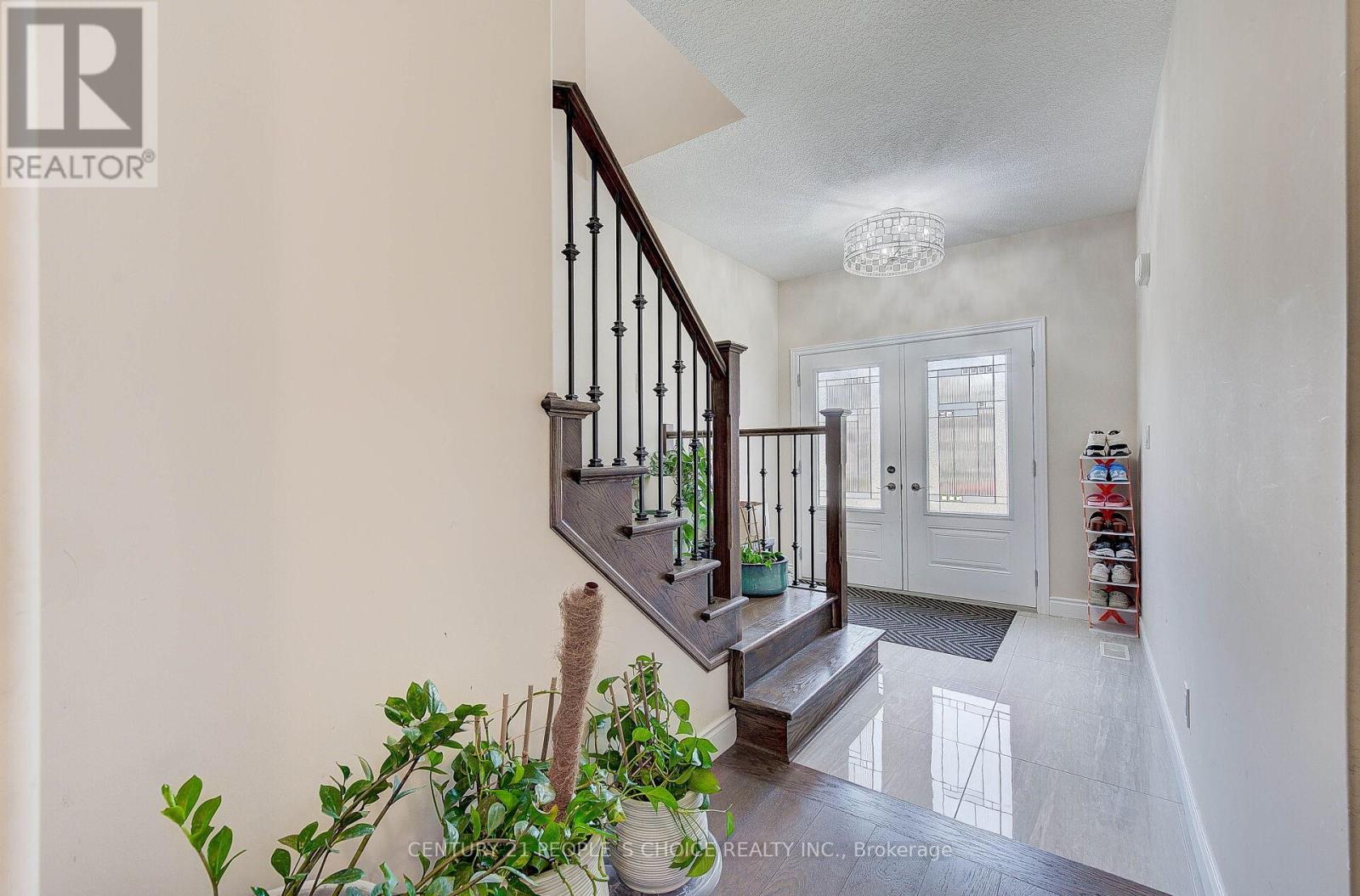 3048 Doyle Drive, London South (South U), Ontario  N6M 0G9 - Photo 5 - X12907214