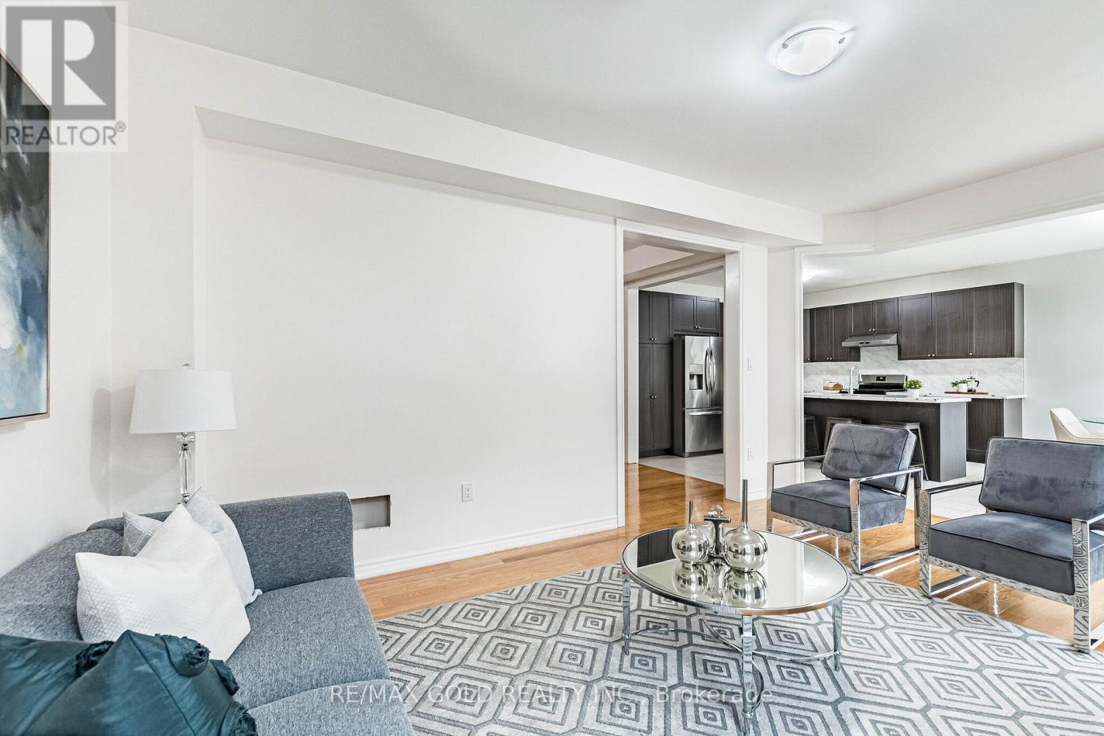 44 Roulette Crescent, Brampton (Northwest Brampton), Ontario  L7A 4R6 - Photo 10 - W12907254