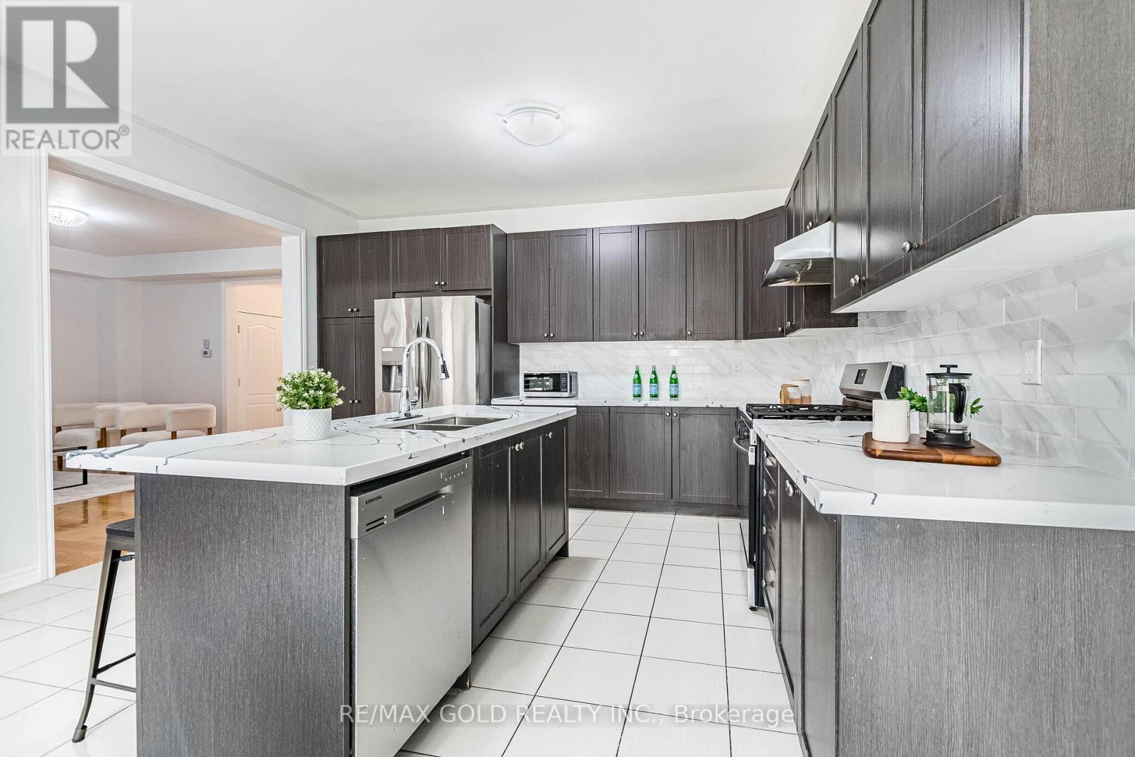 44 Roulette Crescent, Brampton (Northwest Brampton), Ontario  L7A 4R6 - Photo 13 - W12907254