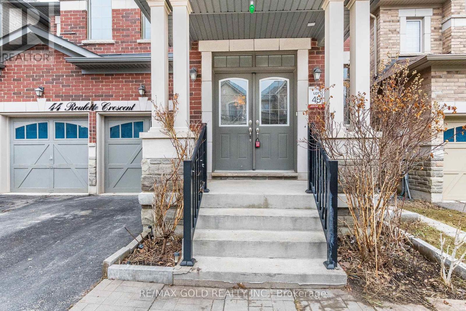 44 Roulette Crescent, Brampton (Northwest Brampton), Ontario  L7A 4R6 - Photo 2 - W12907254