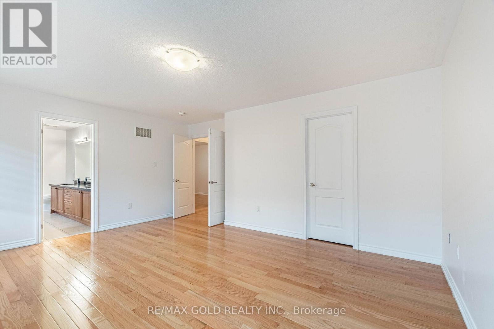 44 Roulette Crescent, Brampton (Northwest Brampton), Ontario  L7A 4R6 - Photo 21 - W12907254