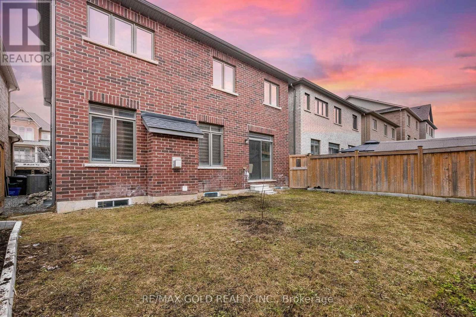 44 Roulette Crescent, Brampton (Northwest Brampton), Ontario  L7A 4R6 - Photo 42 - W12907254
