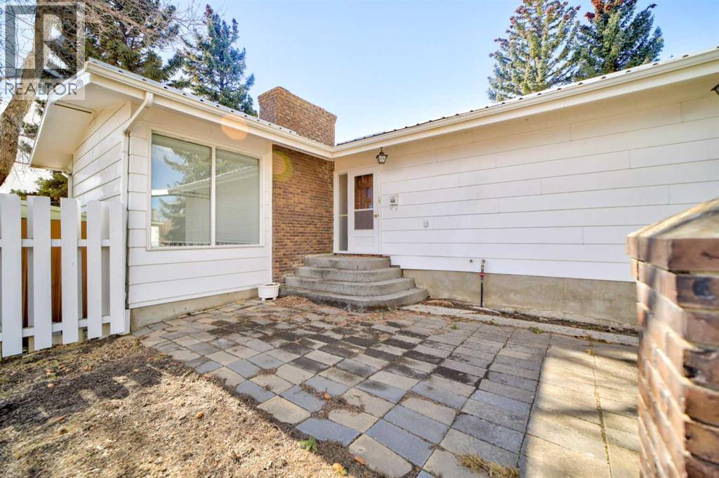 948 Main Street, Pincher Creek, Alberta  T0K 1W0 - Photo 2 - A2293801