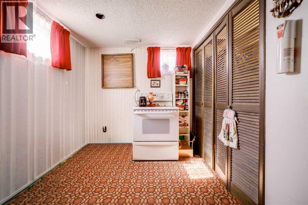 948 Main Street, Pincher Creek, Alberta  T0K 1W0 - Photo 36 - A2293801