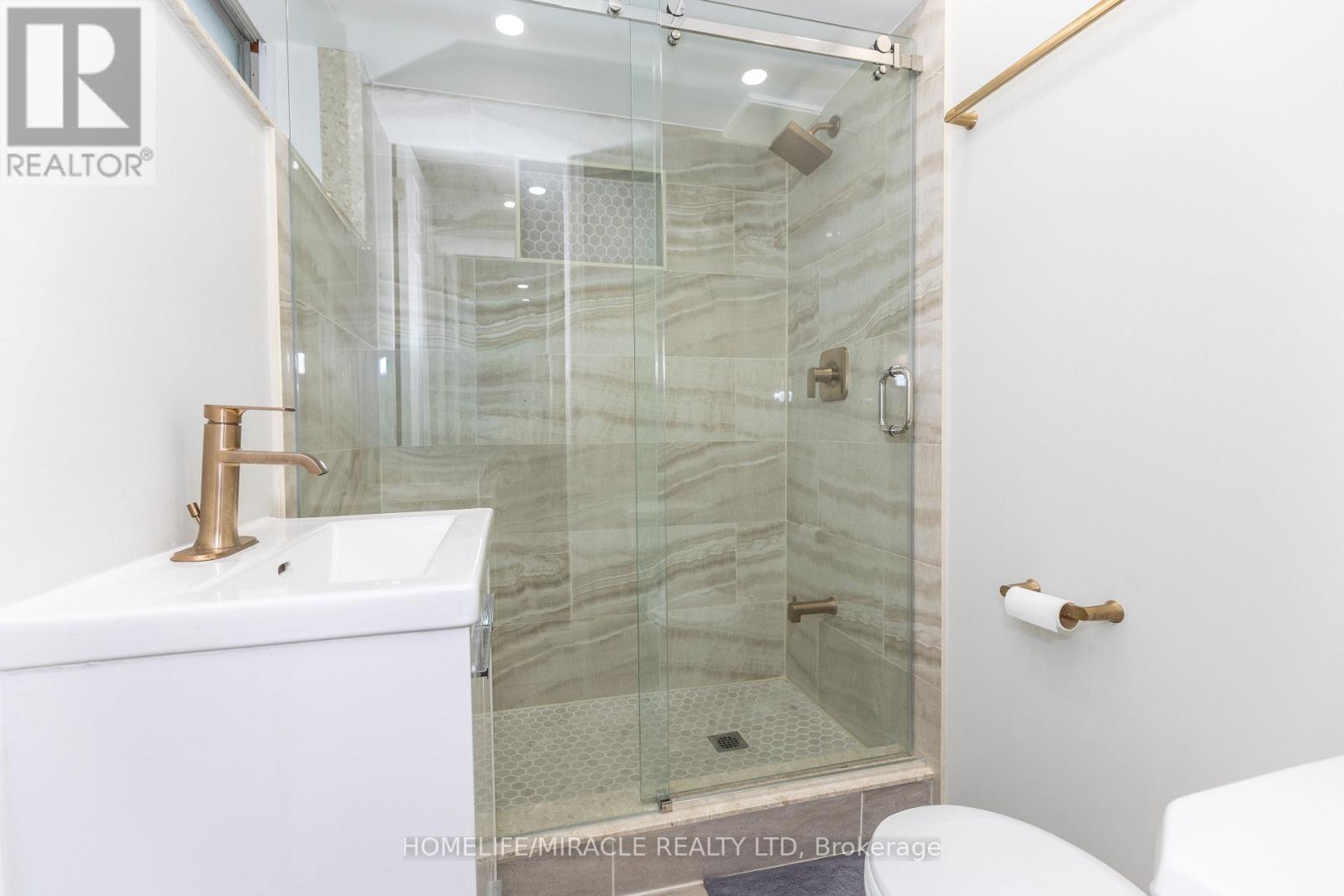 2 - 90 Castlebury Crescent, Toronto (Bayview Woods-Steeles), Ontario  M2H 1W8 - Photo 11 - C12906630