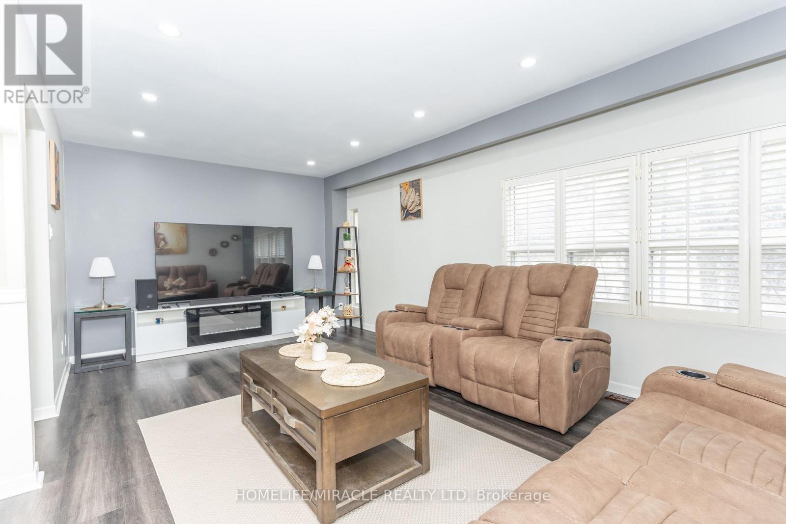 2 - 90 Castlebury Crescent, Toronto (Bayview Woods-Steeles), Ontario  M2H 1W8 - Photo 16 - C12906630