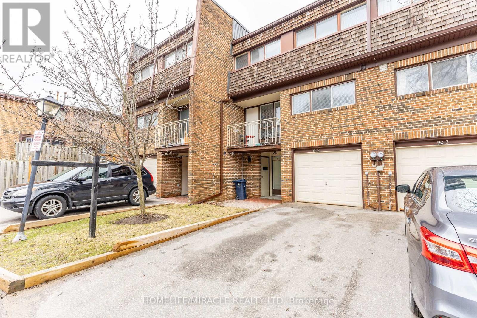 2 - 90 Castlebury Crescent, Toronto (Bayview Woods-Steeles), Ontario  M2H 1W8 - Photo 2 - C12906630