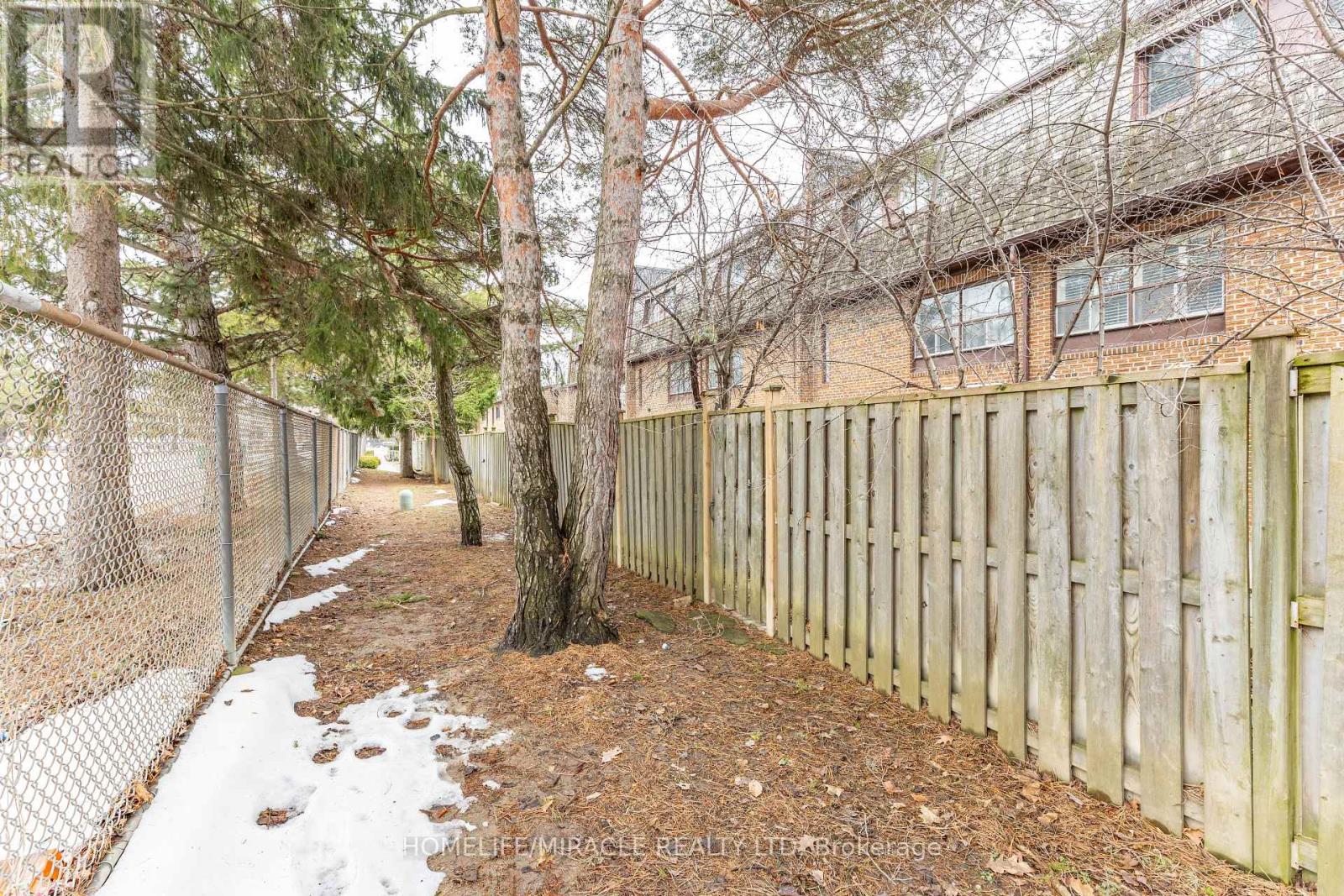 2 - 90 Castlebury Crescent, Toronto (Bayview Woods-Steeles), Ontario  M2H 1W8 - Photo 33 - C12906630