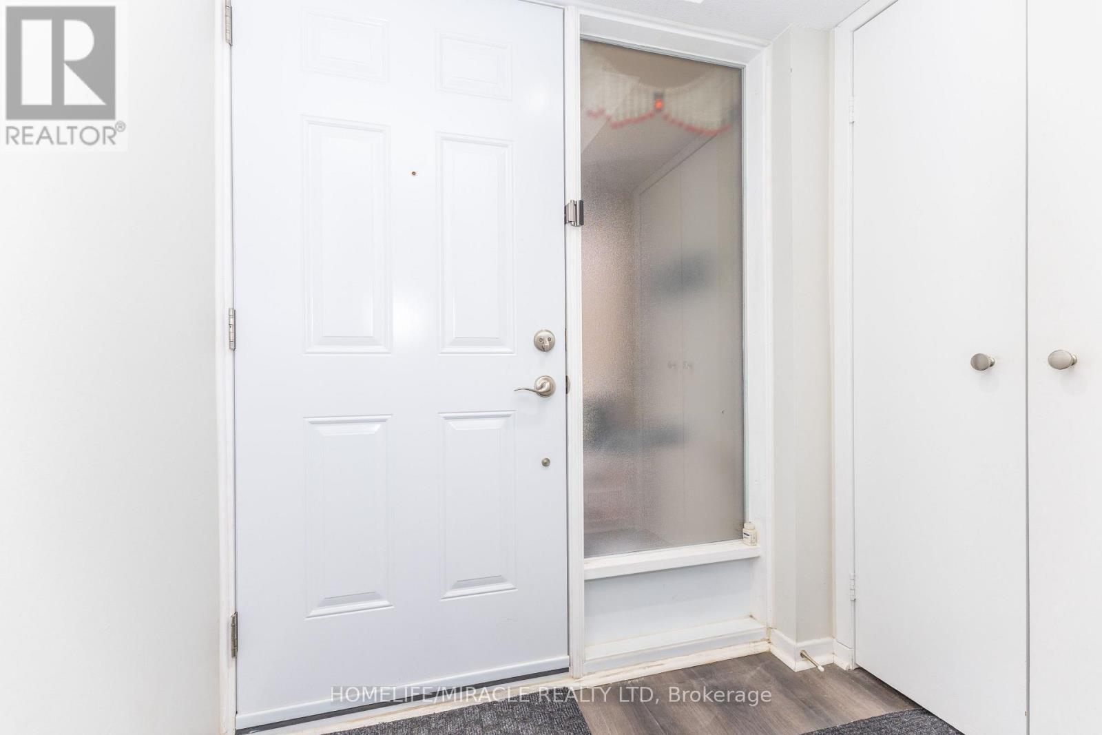 2 - 90 Castlebury Crescent, Toronto (Bayview Woods-Steeles), Ontario  M2H 1W8 - Photo 5 - C12906630