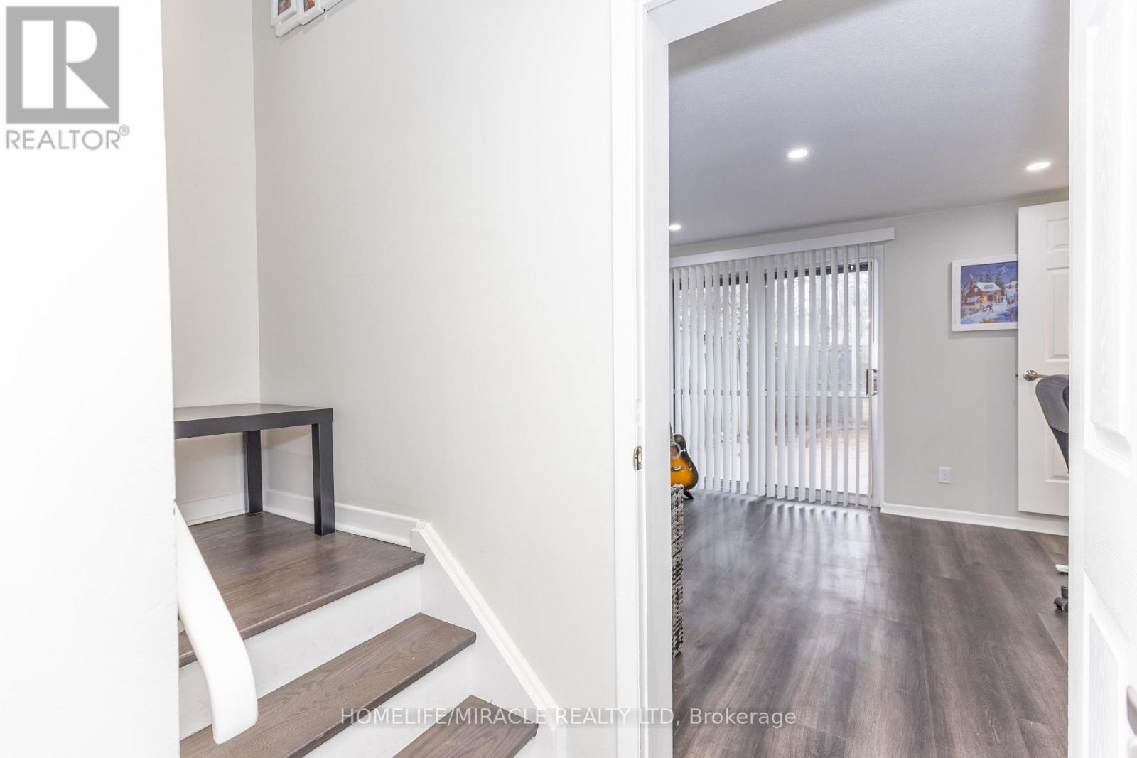 2 - 90 Castlebury Crescent, Toronto (Bayview Woods-Steeles), Ontario  M2H 1W8 - Photo 7 - C12906630